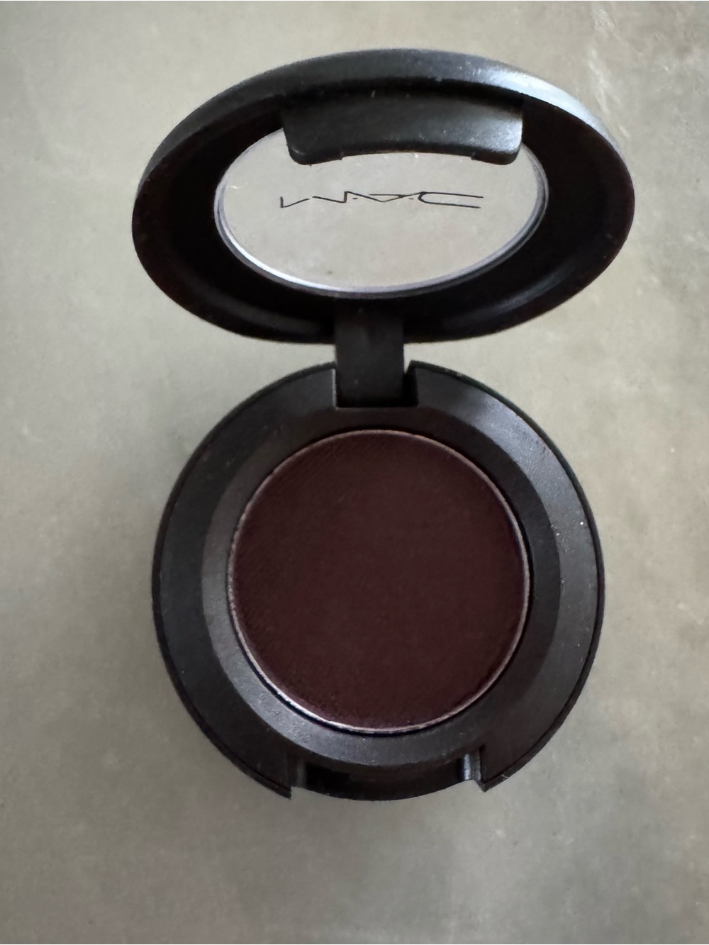 MAC Cosmetics Velvet Eyeshadow in the Color Sketch